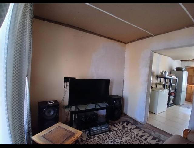 3 BEDROOM HOUSE FOR SALE IN LAKESIDE
